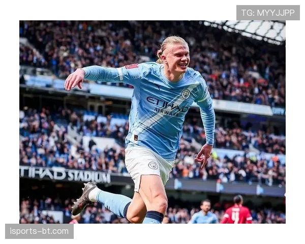 哈兰德高位抢断撕开防线，本赛季射门效率显著提升