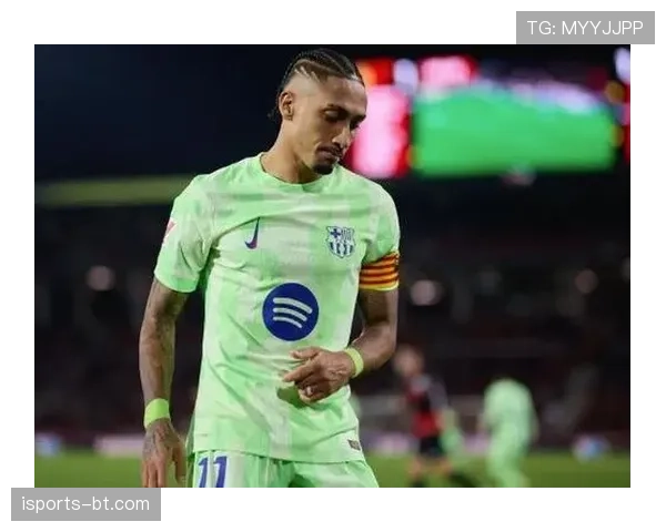 拉菲尼亚与亚马尔右路位置之争：战术适配性与角色互补潜力分析